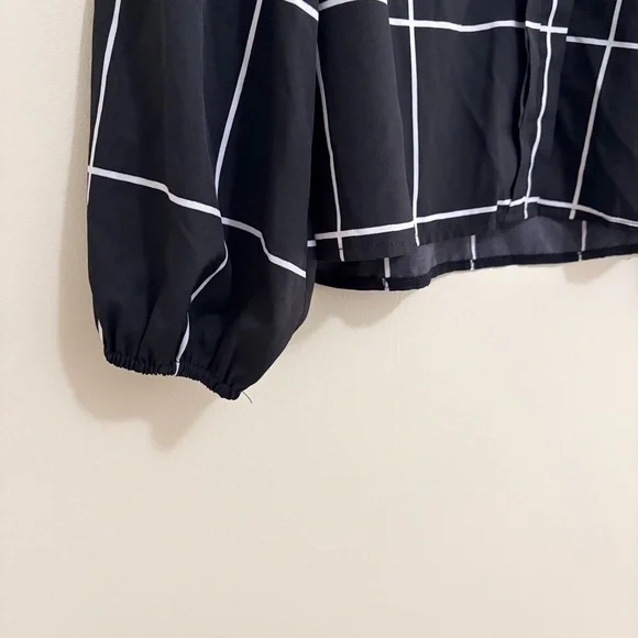 SHEIN Black and White Grid Blouse Women’s Large - Picture 5 of 7